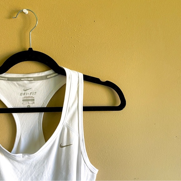 Nike Racerback Tanks Lot of 2 - Picture 5 of 6